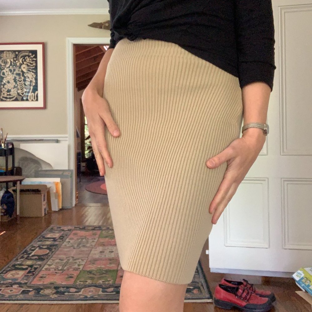 100% pure wool Anne Klein stretchy slinky beige knee-length skirt 90s 2000s